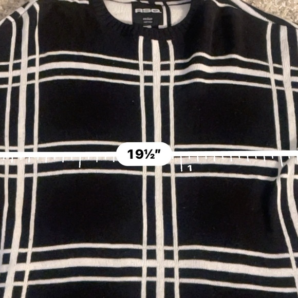 RSQ Black & White Windowpane Plaid Midweight Knit Crewneck Sweater Size M Unisex - Picture 4 of 8